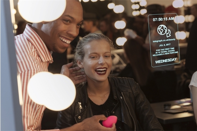 SNAP THAT SELFIE LIKE A SOCIAL MEDIA CELEBRITY WITH MIRROCOOL